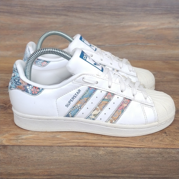 Adidas Superstar La marque Aux 3 bandes - Picture 2 of 13